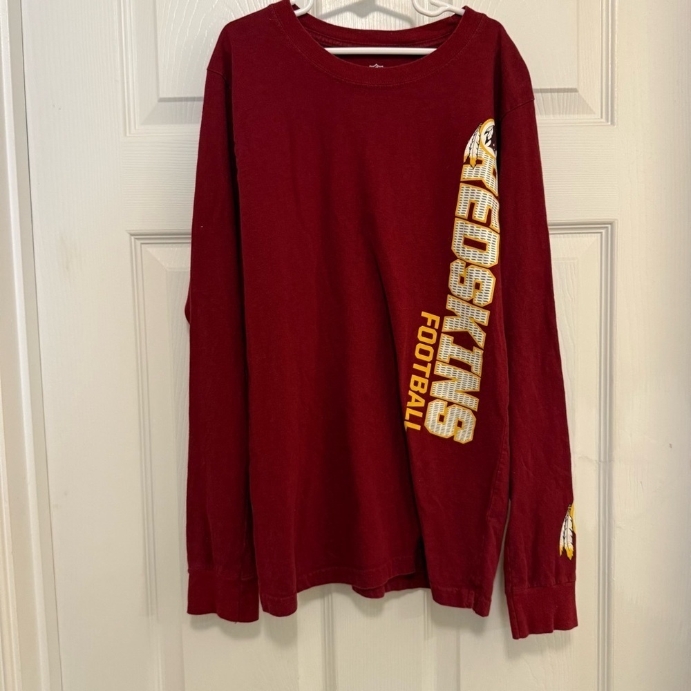 Like New NFL Redskins Football Logo Long Sleeved T-shirt